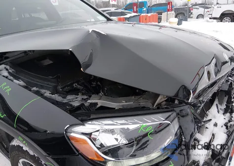 2017 Mercedes-Benz Glc 300 4Matic z USA, uszkodzony, nr VIN WDC0G4KB6HF235104